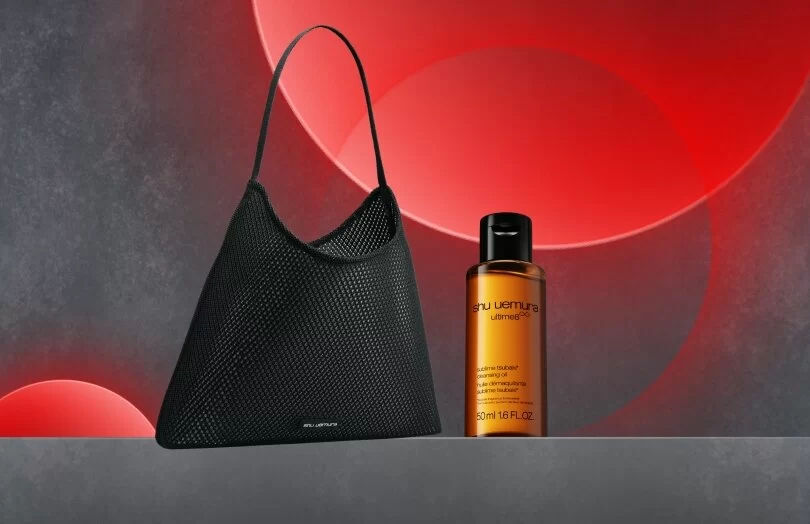 
    HK$2,100 購物禮遇 (包括套裝)
